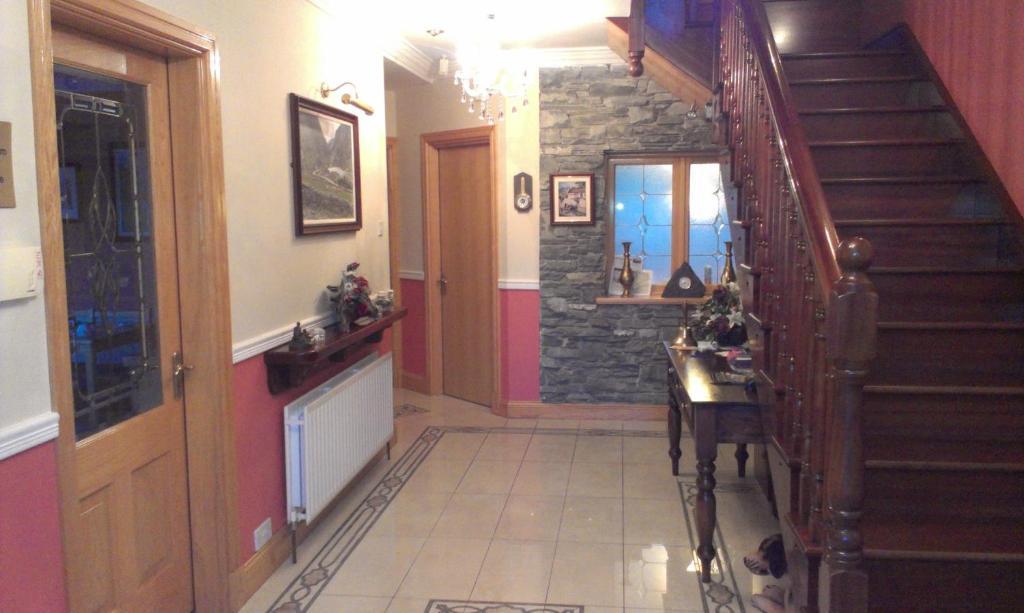 Dunn Court House Bed & Breakfast Киларни Екстериор снимка