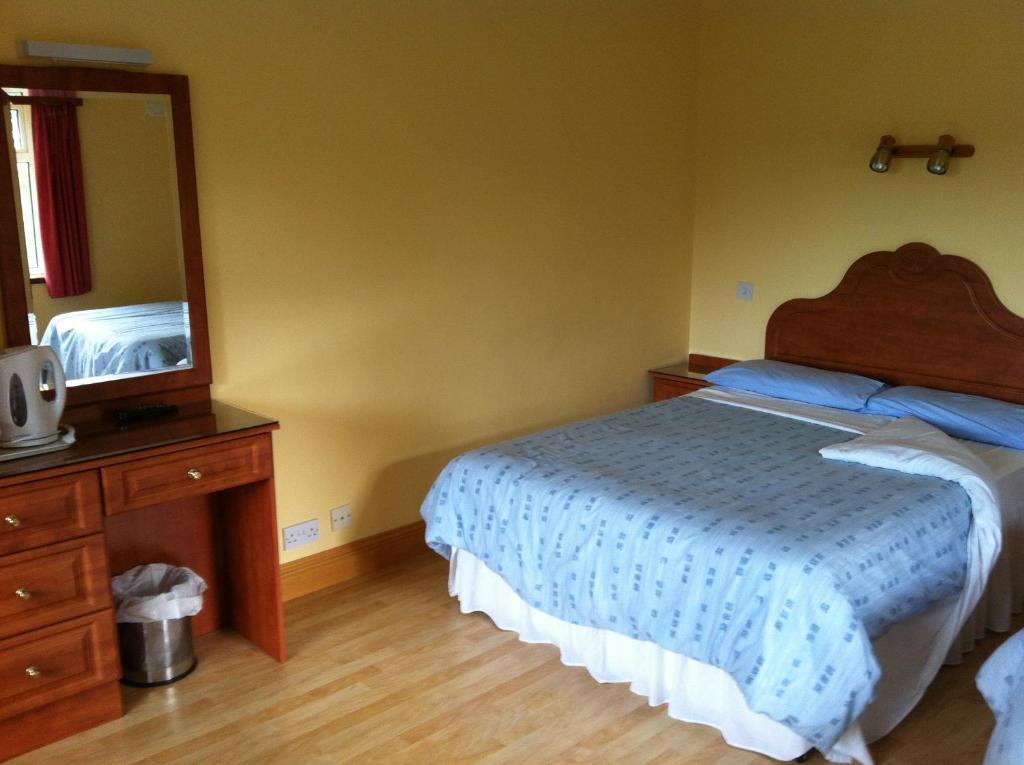 Dunn Court House Bed & Breakfast Киларни Стая снимка