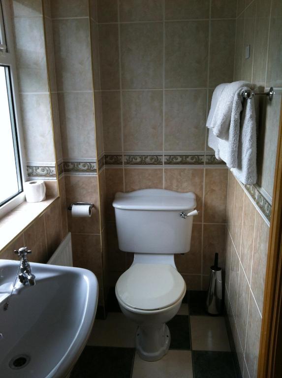 Dunn Court House Bed & Breakfast Киларни Стая снимка