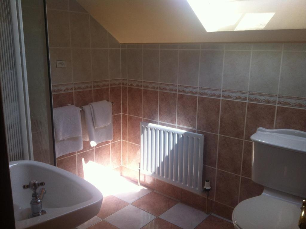 Dunn Court House Bed & Breakfast Киларни Стая снимка