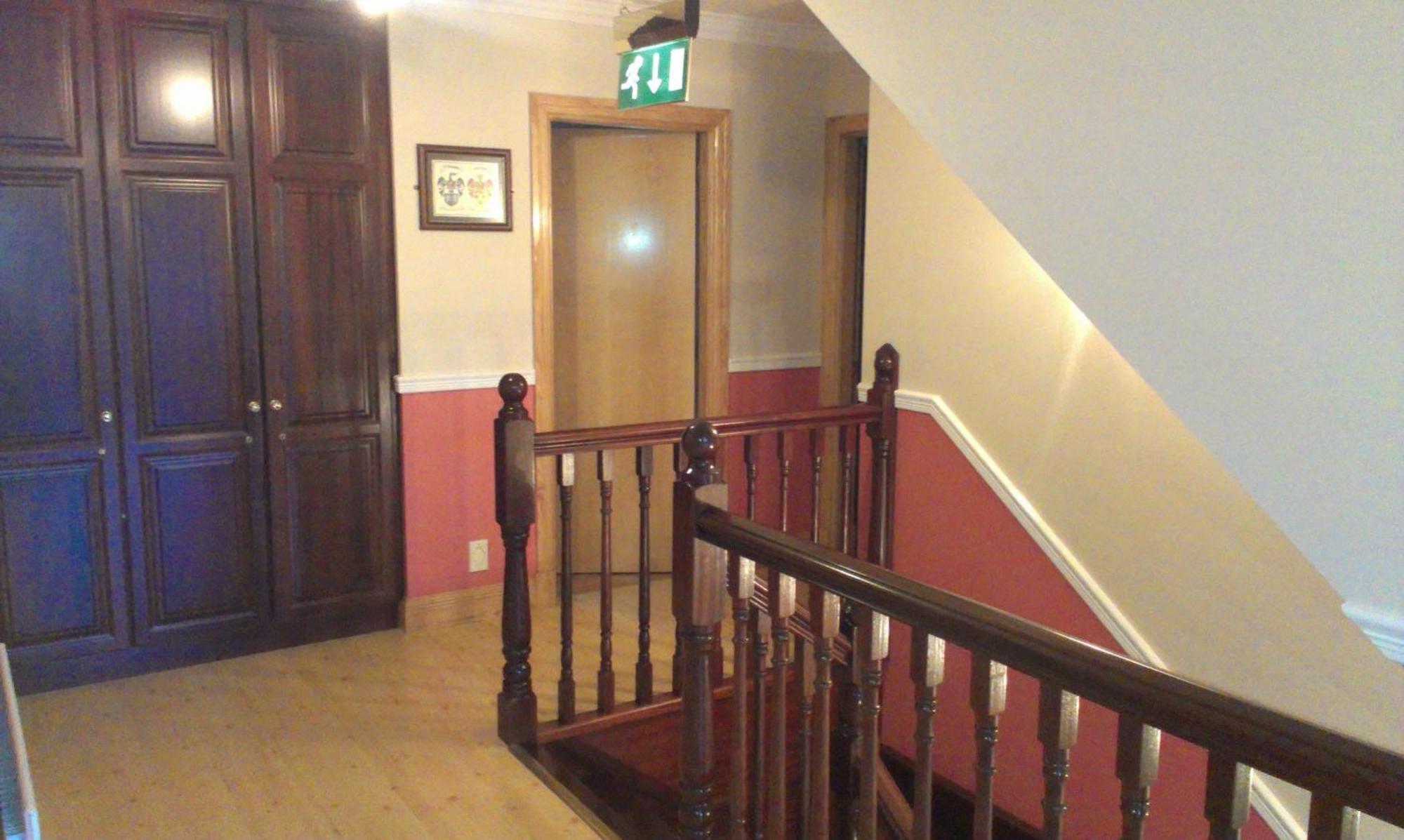 Dunn Court House Bed & Breakfast Киларни Екстериор снимка