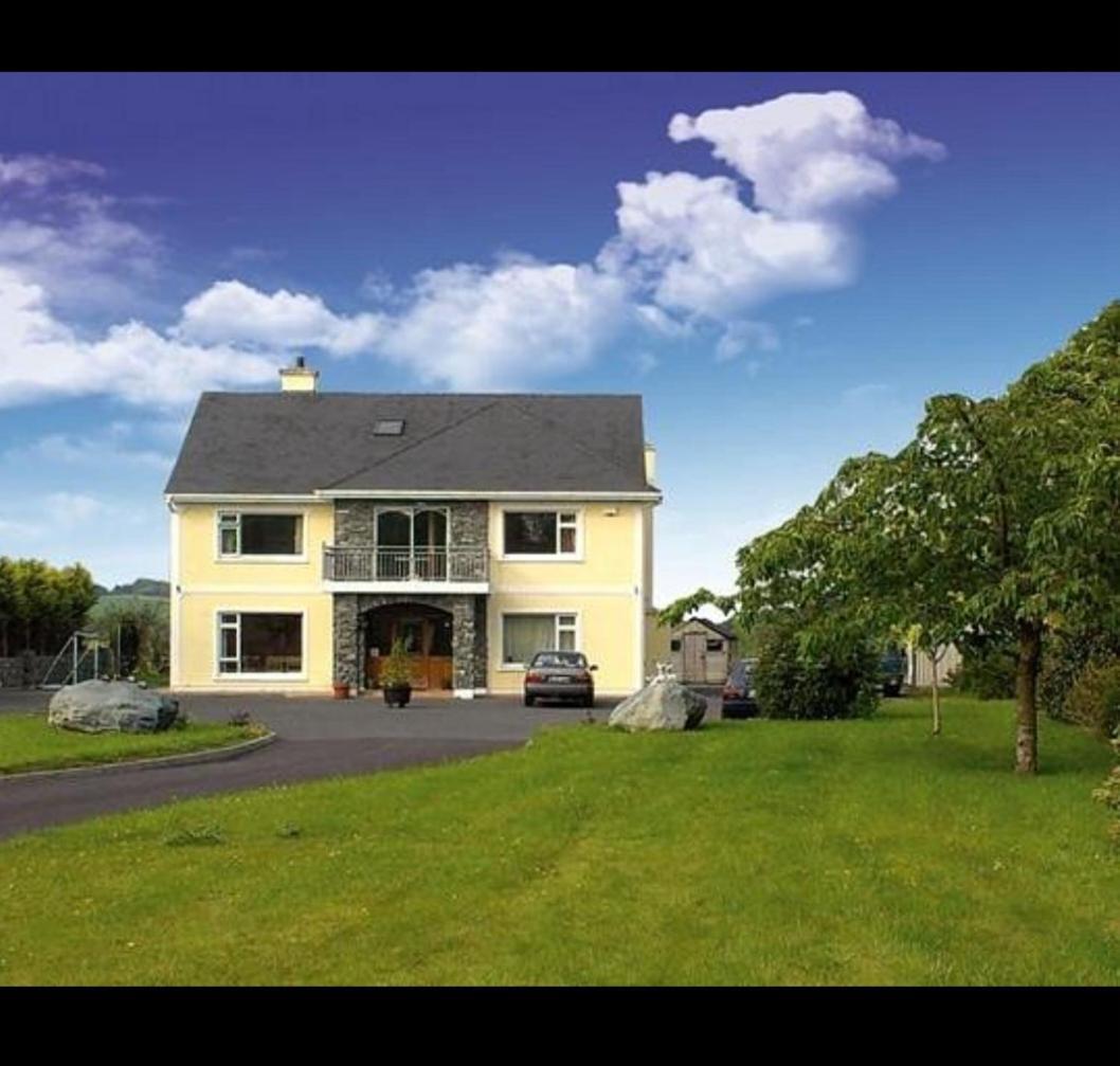 Dunn Court House Bed & Breakfast Киларни Екстериор снимка